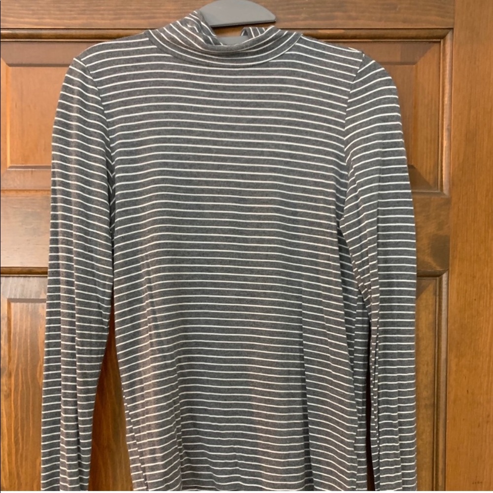 2 different soft and sexy American eagle turtleneck tops. Like new condition